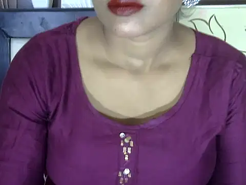Snapshot of hotee_bhabi chatting on 09/19/25, 07:10 hotee bhabi online show from 09/19/25, 07:10