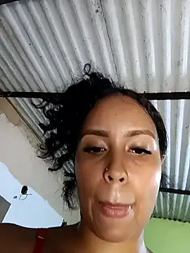 Snapshot of Fernanda30 chatting on 05/16/26, 12:18 Fernanda30 online show from 05/16/26, 12:18