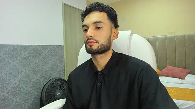 Snapshot of Ryan_Jackson_ chatting on 09/27/25, 05:01 Ryan Jackson  online show from 09/27/25, 05:01