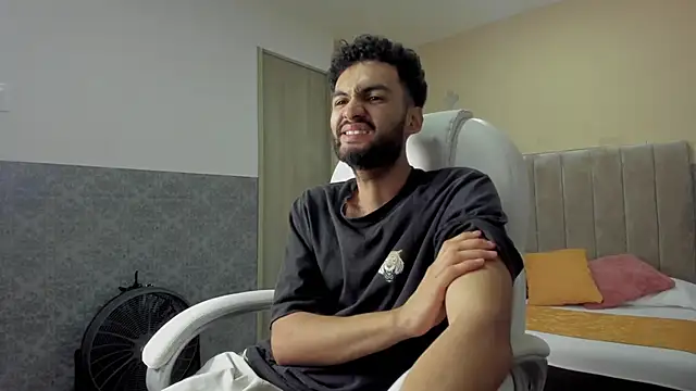 Snapshot of Ryan_Jackson_ chatting on 09/30/25, 12:04 Ryan Jackson  online show from 09/30/25, 12:04