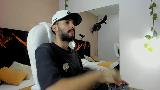 Snapshot of Ryan_Jackson_ chatting on 10/16/25, 11:50 Ryan Jackson  online show from 10/16/25, 11:50