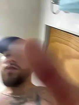 Ades Lowe online show from 10/26/25, 01:22