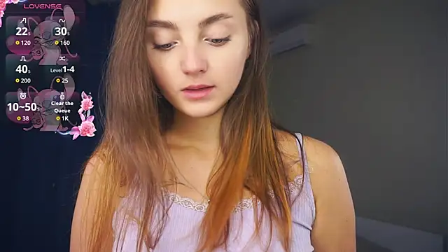 LoraDavi online show from 10/29/25, 06:15