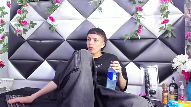 Snapshot of Megan_Thompson_ chatting on 10/04/25, 02:20 Megan Thompson  online show from 10/04/25, 02:20