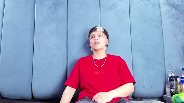 Megan Thompson  online show from 04/17/26, 02:47