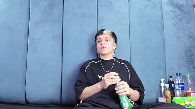 Megan Thompson  online show from 04/24/26, 02:36