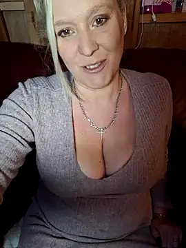 Bouncy-Bella28X online show from 12/19/25, 12:56