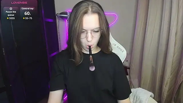 Snapshot of ShalinaMontana chatting on 09/30/25, 03:17 ShalinaMontana online show from 09/30/25, 03:17