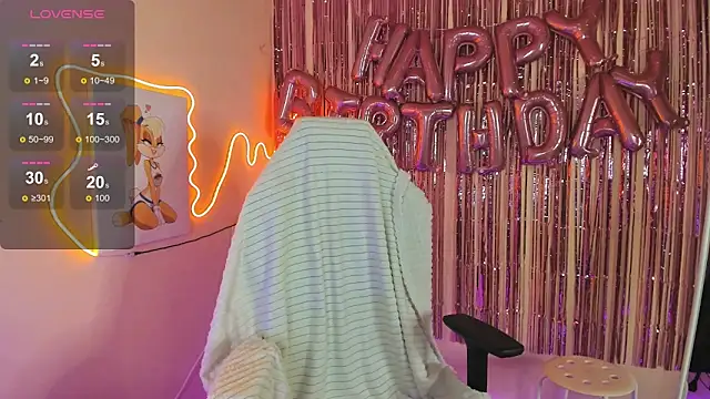 Snapshot of ShalinaMontana chatting on 12/19/25, 04:36 ShalinaMontana online show from 12/19/25, 04:36