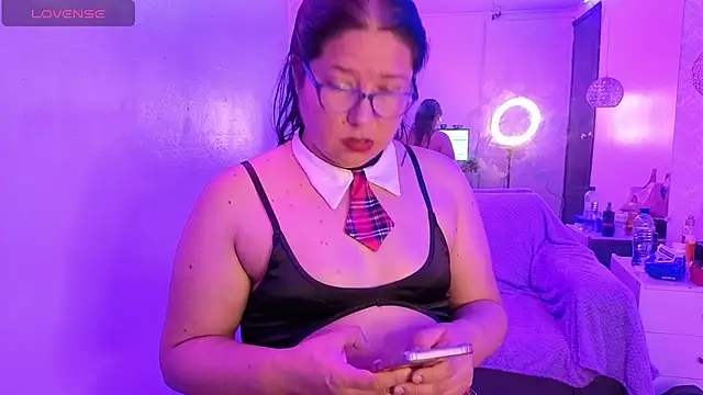 scarlett widow  online show from 05/12/26, 03:03