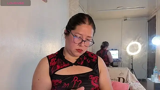 scarlett widow  online show from 05/16/26, 03:14