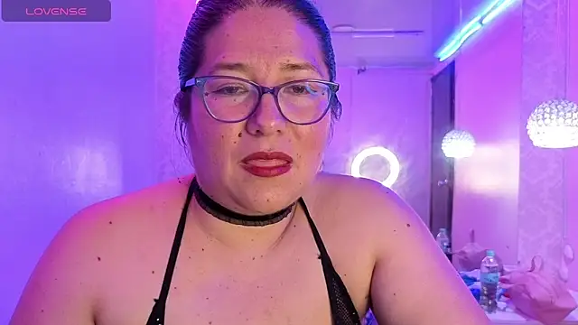 scarlett widow  online show from 05/27/26, 03:36