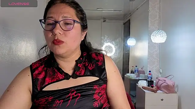 scarlett widow  online show from 06/03/26, 03:20