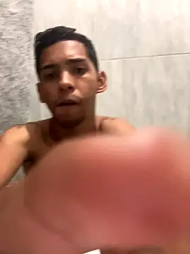 Snapshot of Oqui chatting on 10/07/25, 11:35 Oqui online show from 10/07/25, 11:35