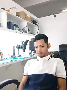 Snapshot of Oqui chatting on 02/21/26, 12:50 Oqui online show from 02/21/26, 12:50