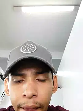 Snapshot of Oqui chatting on 02/23/26, 01:19 Oqui online show from 02/23/26, 01:19