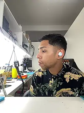 Oqui online show from 04/01/26, 08:17