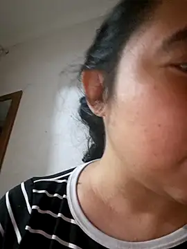 Snapshot of SweettyNaugthy chatting on 10/10/25, 04:00 SweettyNaugthy online show from 10/10/25, 04:00