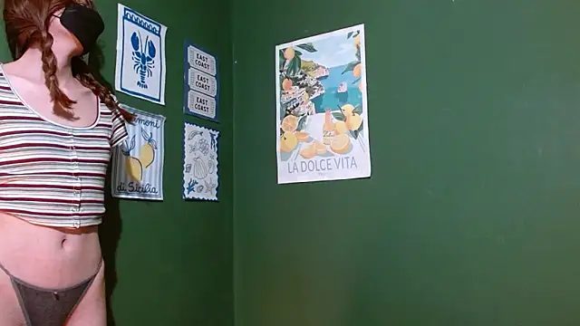 Roxiehood online show from 11/14/25, 01:48