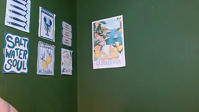 Roxiehood online show from 11/21/25, 02:10