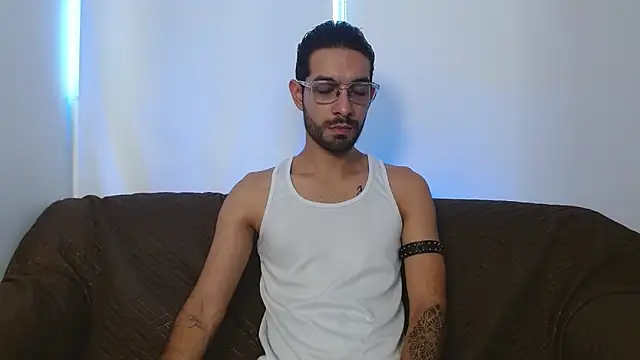 Snapshot of ReyPablo1 chatting on 10/29/25, 10:22 ReyPablo1 online show from 10/29/25, 10:22