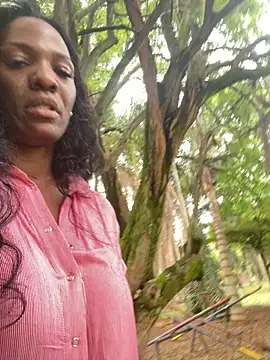 Snapshot of Bustykeyla chatting on 03/08/25, 09:29 Bustykeyla online show from 03/08/25, 09:29