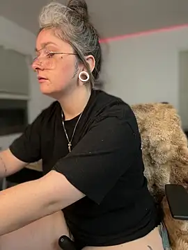 Alix Valentine online show from 03/15/26, 04:29