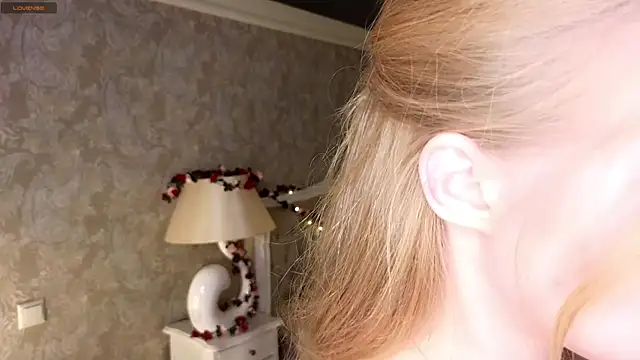 Snapshot of Emma_Frosty chatting on 09/11/25, 06:19 Emma Frosty online show from 09/11/25, 06:19