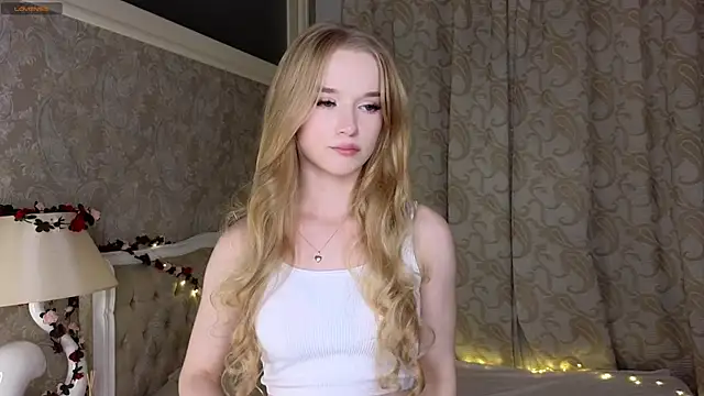 Snapshot of Emma_Frosty chatting on 09/19/25, 06:19 Emma Frosty online show from 09/19/25, 06:19