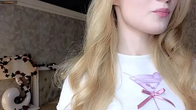 Snapshot of Emma_Frosty chatting on 11/01/25, 07:16 Emma Frosty online show from 11/01/25, 07:16