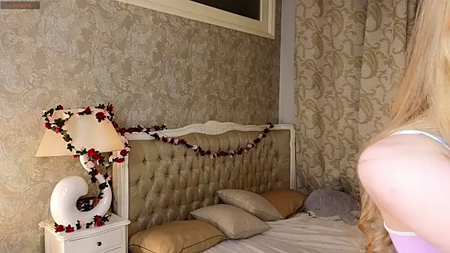 Snapshot of Emma_Frosty chatting on 11/08/25, 08:07 Emma Frosty online show from 11/08/25, 08:07