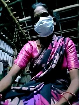 Snapshot of Tamilauntyhot chatting on 09/15/25, 05:02 Tamilauntyhot online show from 09/15/25, 05:02