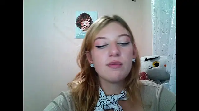 Snapshot of Lily_Ember chatting on 09/17/25, 04:30 Lily Ember online show from 09/17/25, 04:30