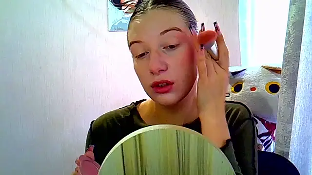 Snapshot of Lily_Ember chatting on 09/26/25, 10:08 Lily Ember online show from 09/26/25, 10:08