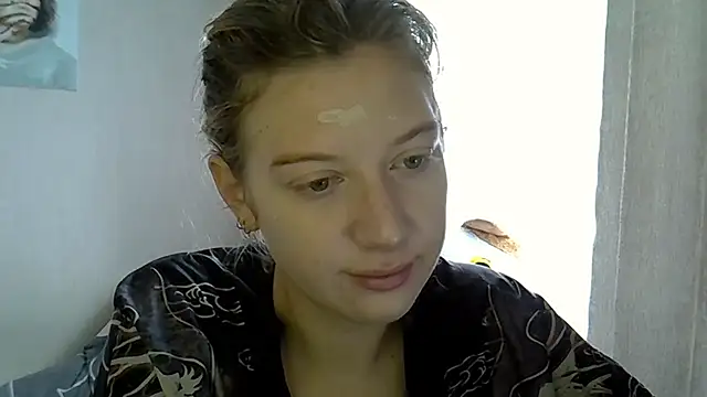 Snapshot of Lily_Ember chatting on 10/03/25, 10:45 Lily Ember online show from 10/03/25, 10:45