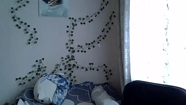 Snapshot of Lily_Ember chatting on 10/13/25, 10:04 Lily Ember online show from 10/13/25, 10:04