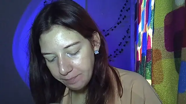 Snapshot of Lily_Ember chatting on 10/18/25, 10:27 Lily Ember online show from 10/18/25, 10:27