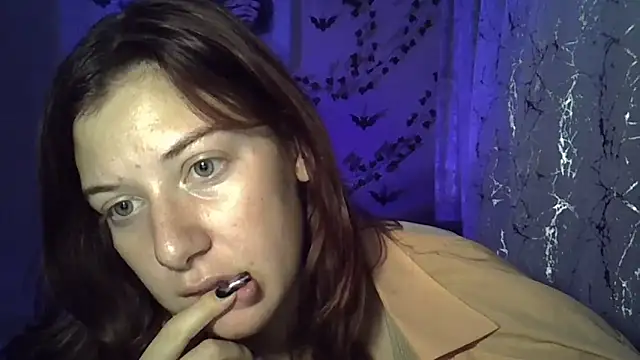 Snapshot of Lily_Ember chatting on 10/27/25, 05:17 Lily Ember online show from 10/27/25, 05:17