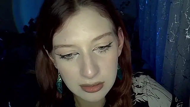 Snapshot of Lily_Ember chatting on 11/11/25, 06:08 Lily Ember online show from 11/11/25, 06:08