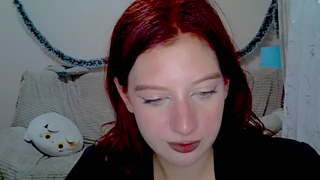 Lily Ember online show from 12/22/25, 06:05