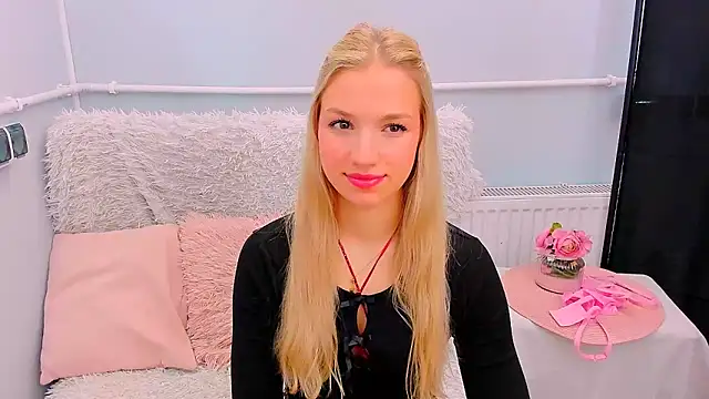 EvetteRose online show from 04/13/26, 08:25