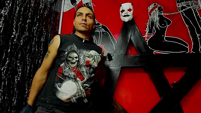 Snapshot of damian_and_tiana chatting on 02/15/26, 04:42 damian and tiana online show from 02/15/26, 04:42