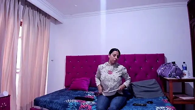 cattaleya villalobos online show from 09/16/25, 02:29