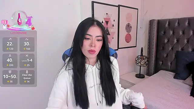 Snapshot of Anya_Belth chatting on 10/16/25, 07:37 Anya Belth online show from 10/16/25, 07:37