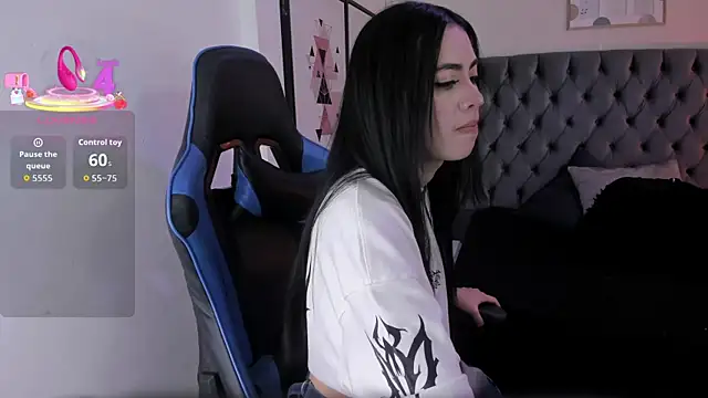 Snapshot of Anya_Belth chatting on 12/01/25, 08:14 Anya Belth online show from 12/01/25, 08:14