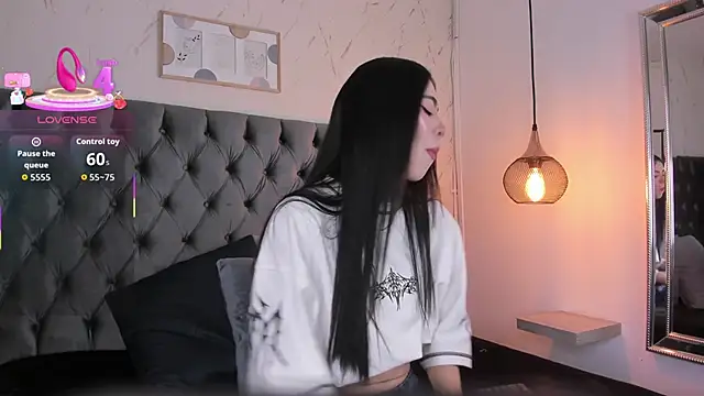 Snapshot of Anya_Belth chatting on 12/15/25, 08:02 Anya Belth online show from 12/15/25, 08:02