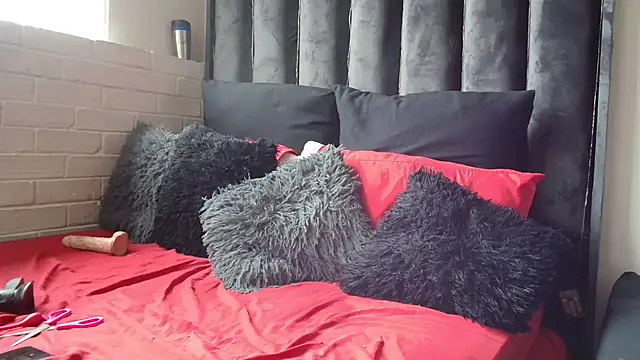 Snapshot of dark_honeyx26 chatting on 11/15/25, 08:11 dark honeyx26 online show from 11/15/25, 08:11