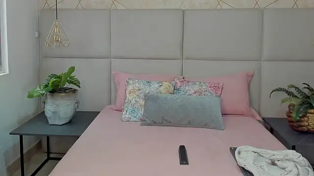 SamayRyann online show from 04/15/26, 01:40