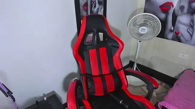 Snapshot of miaa_scott7 chatting on 10/07/25, 01:08 miaa scott7 online show from 10/07/25, 01:08