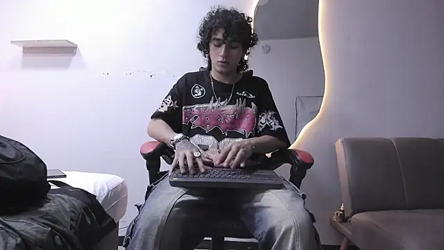 Snapshot of JackesTaylor chatting on 02/20/26, 05:59 JackesTaylor online show from 02/20/26, 05:59